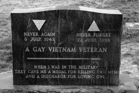 La tumba de un soldado gay