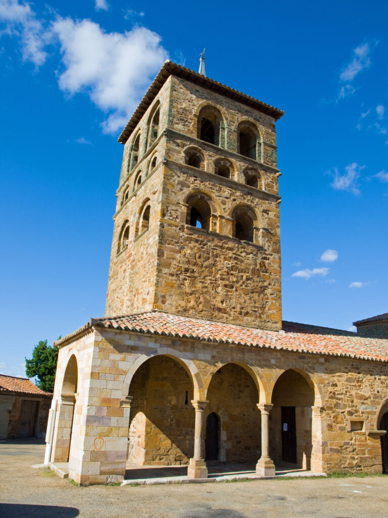 Iglesia de Santa María (en Tábara, Zamora)