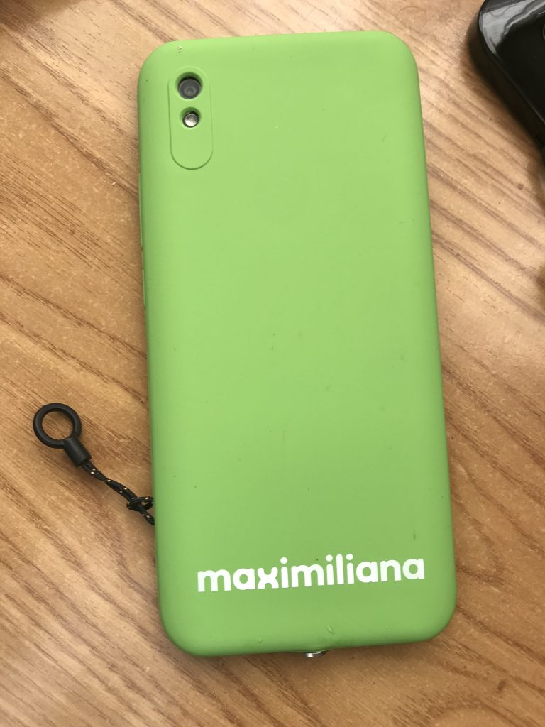 Maximiliana, el móvil para tus mayores